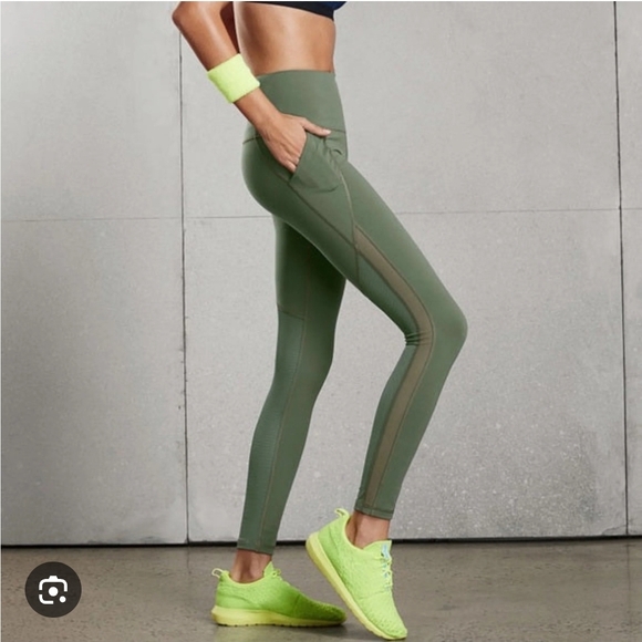 Victoria's Secret Sport Army Green Women's Leggings Size Large - Picture 1 of 4